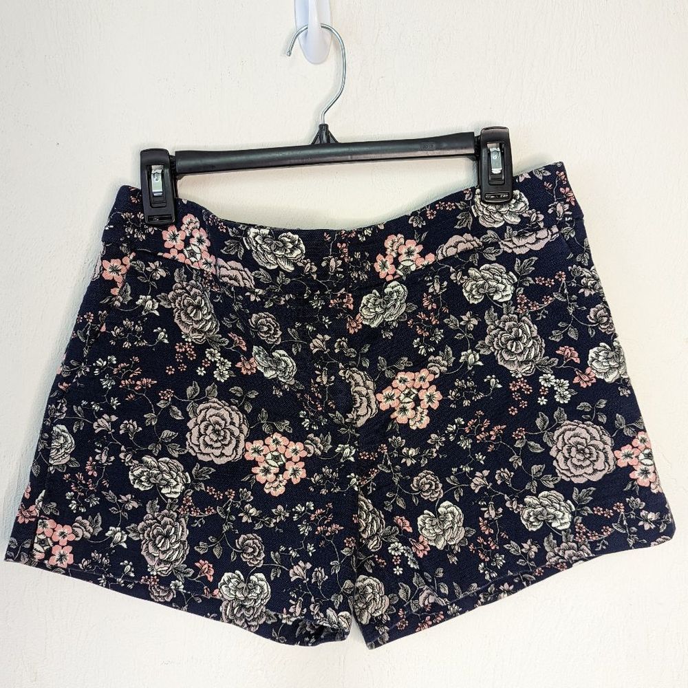 Ann Taylor LOFT Floral Shorts Size 4 - Picture 2 of 8